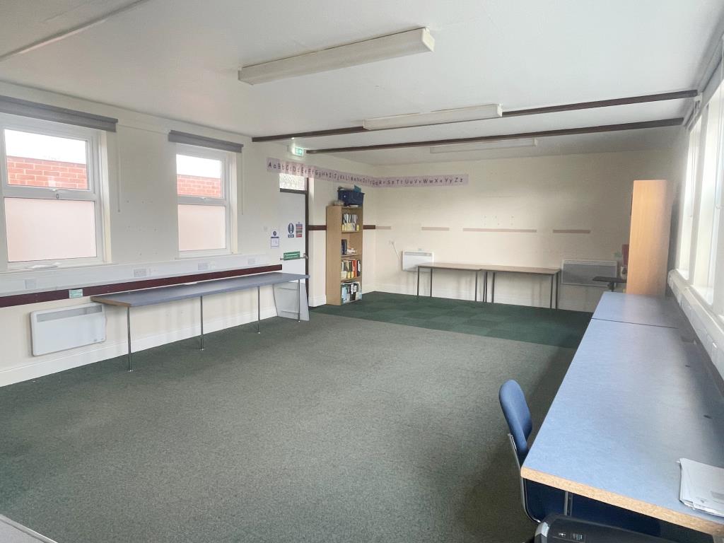 Lot: 6 - DETACHED FREEHOLD BUILDING - Former teaching room